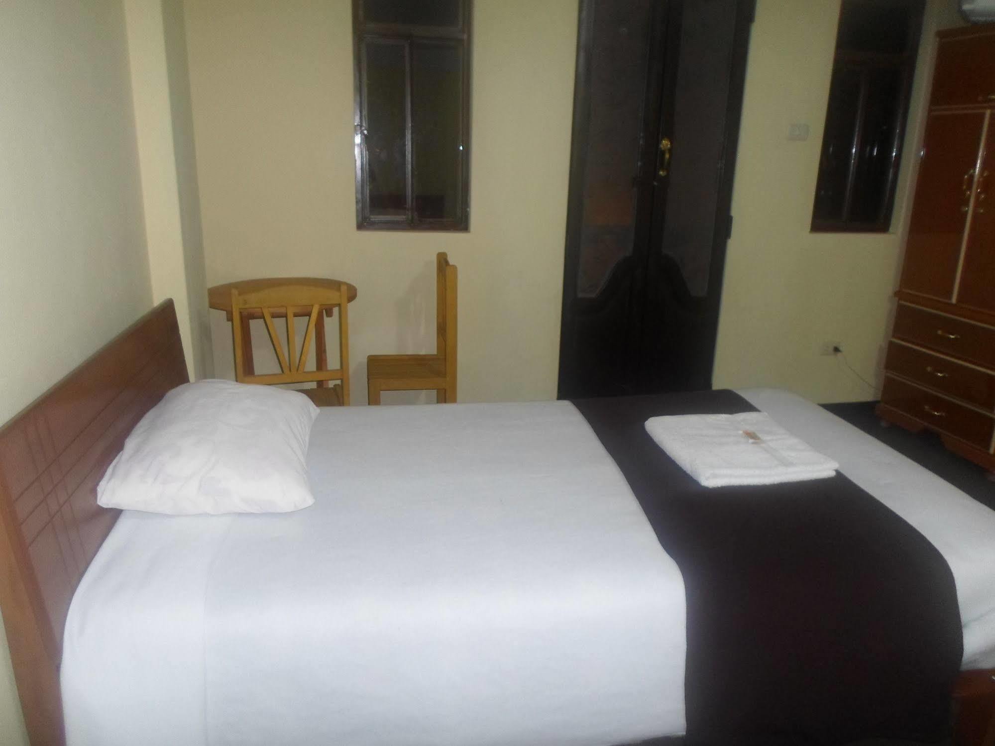 Hostal Casa Del Montanista Уарас Екстер'єр фото